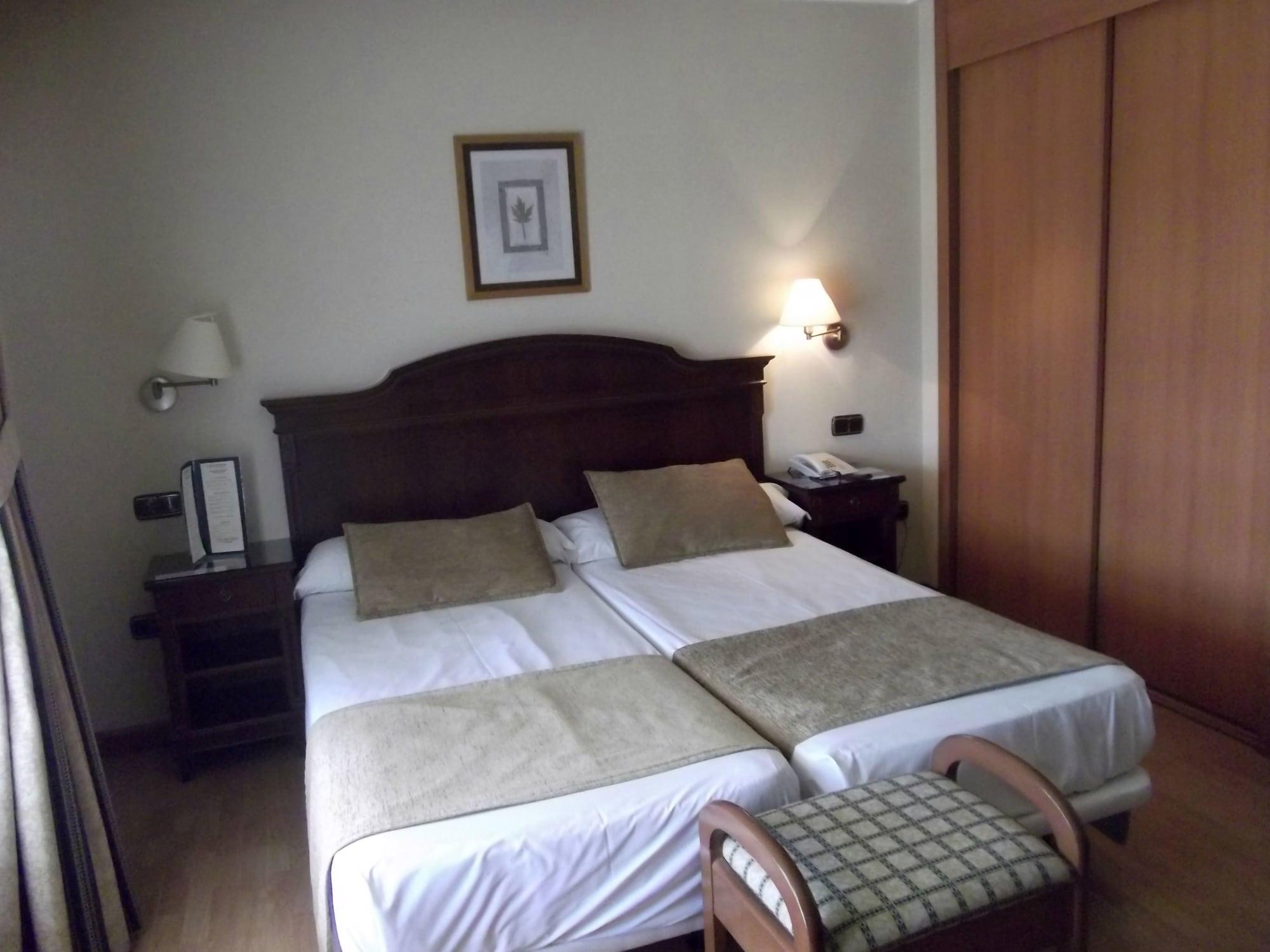 Hotel Lasa Sport Вальядолид Экстерьер фото